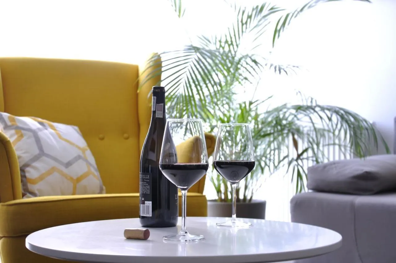 Apartament na Tęczowej Wrocław 0*,  Polska